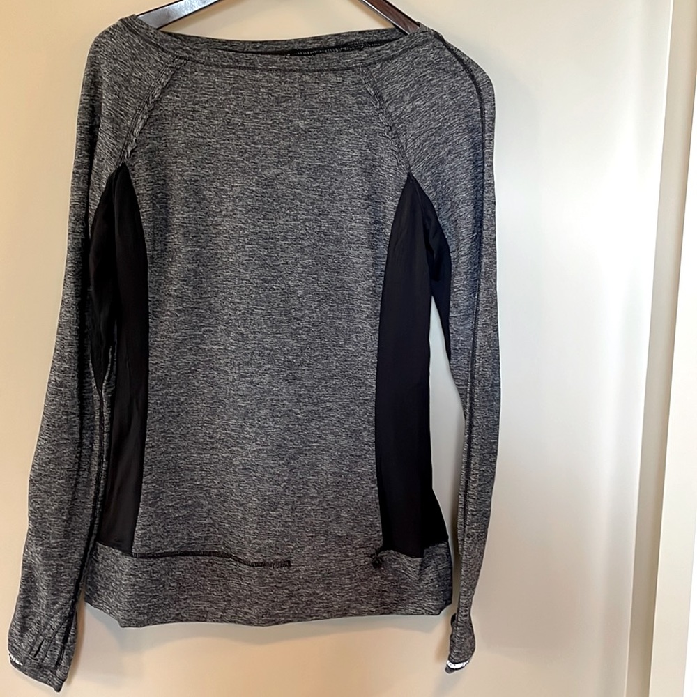 Lululemon top